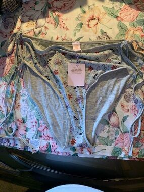 Savage X Fenty Light Gray Side-Tie Bikini Briefs with Floral Print Lining Size